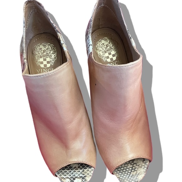 Pre loved Vince Camuto Brendas - Picture 3 of 4